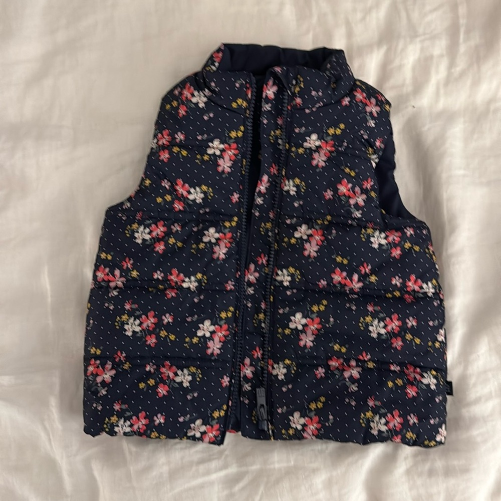 Gap puffer vest